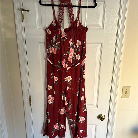 Maroon Floral Cropped jumpsuit: Size XL - Picture 5 of 5